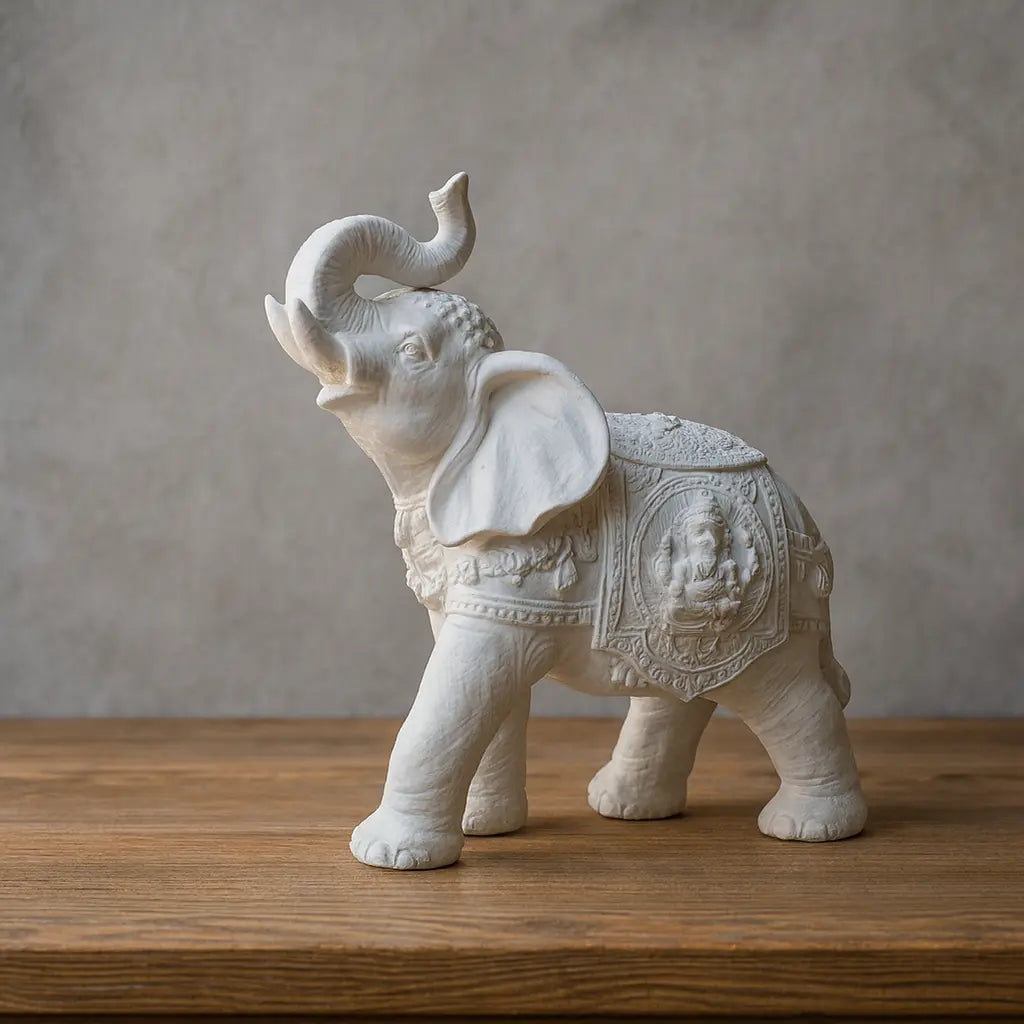 Elefante Indiano da Sorte e Prosperidade – Estátua Decorativa em Gesso 14cm