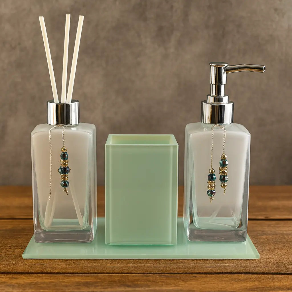 Conjunto Lavabo Decoração Luxo – Saboneteira, Aromatizador e Porta-Escovas com Bandeja Exclusiva