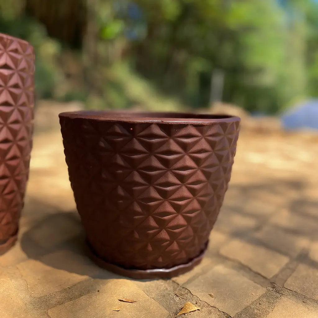 Vaso Moderno Diamante em Polietileno PP - Prato Incluso