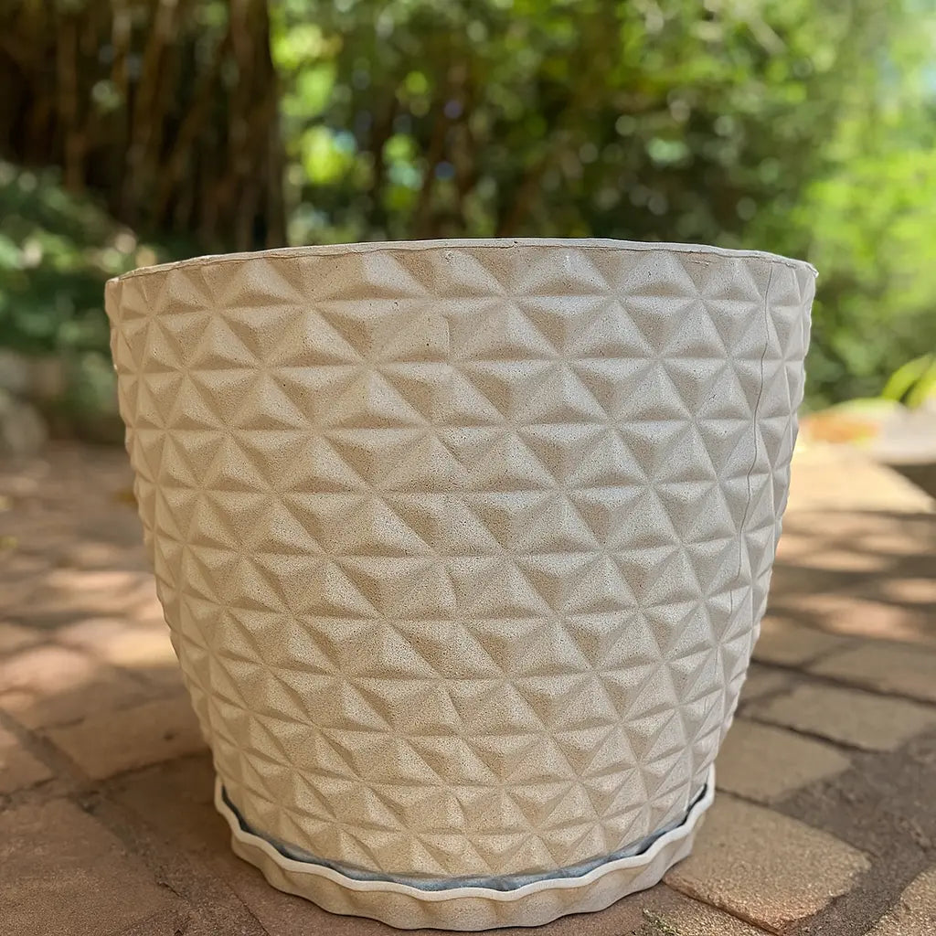 Vaso Moderno Diamante em Polietileno PP - Prato Incluso