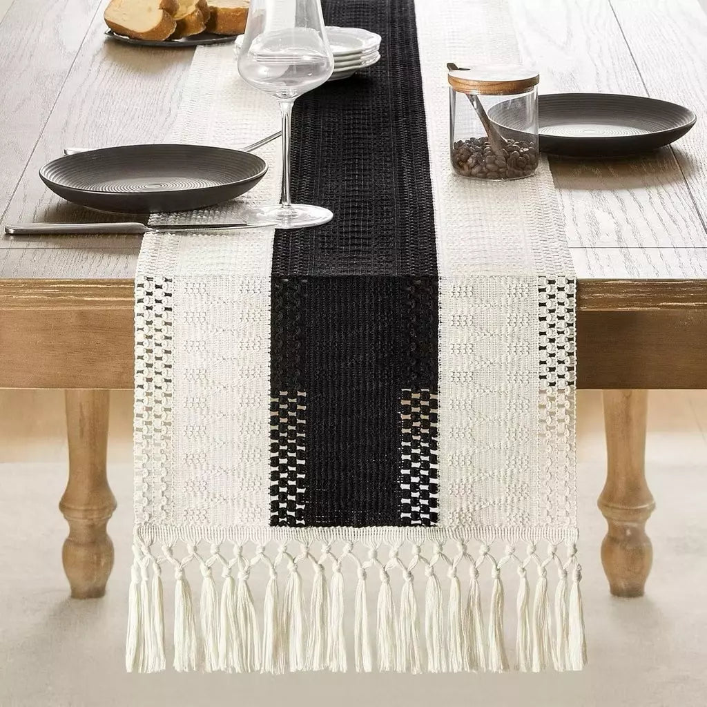 Caminho de Mesa Boho Rústico – Algodão Natural com Borlas para Mesa de Jantar e Eventos