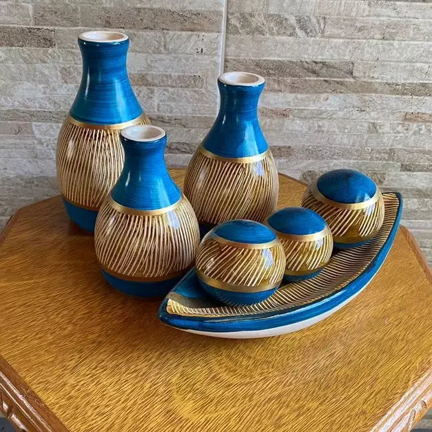 Kit Decorativo em Cerâmica Bojudinha – Trio de Vasos com Barca e 3 Esferas | Design Elegante para Sala e Centro de Mesa