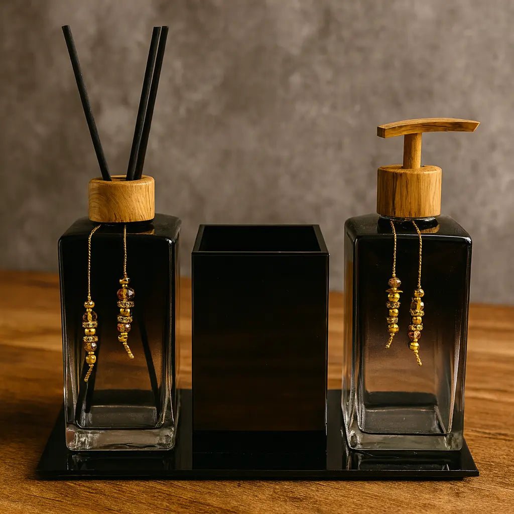 Conjunto Lavabo Decoração Luxo – Saboneteira, Aromatizador e Porta-Escovas com Bandeja Exclusiva