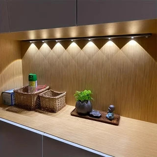 Luminária LED Inteligente Slim com Sensor de Movimento e Recarga USB (20/40/60 cm)